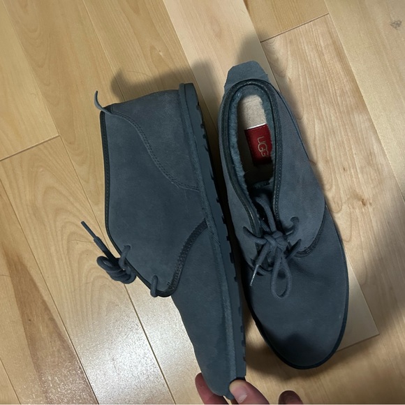 Men’s Uggs size 11 - Picture 3 of 8